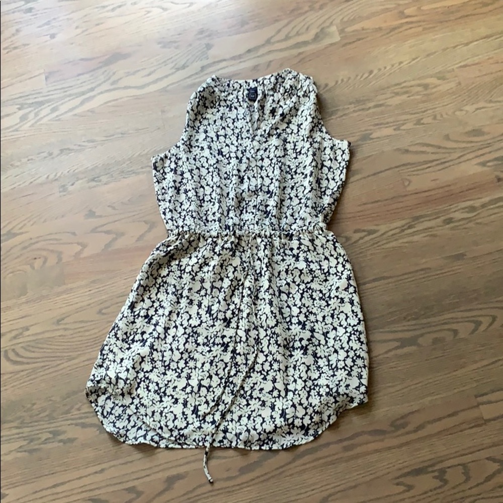 Gap tie waist dress